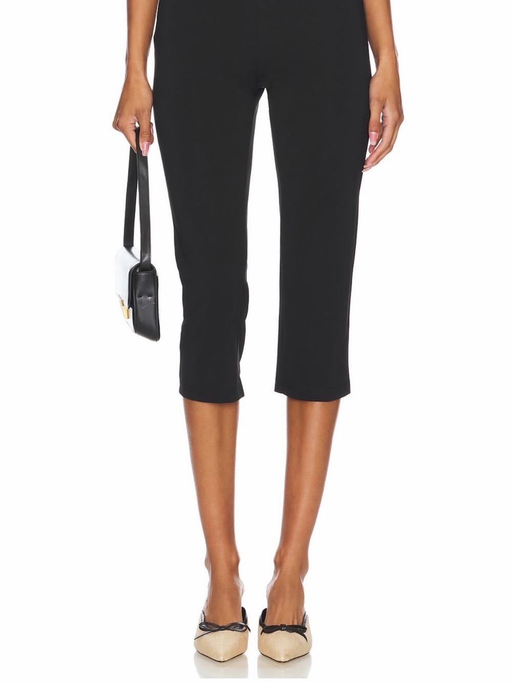 REVOLVE Capri Pants in Black
SNDYS - Picture 4 of 6